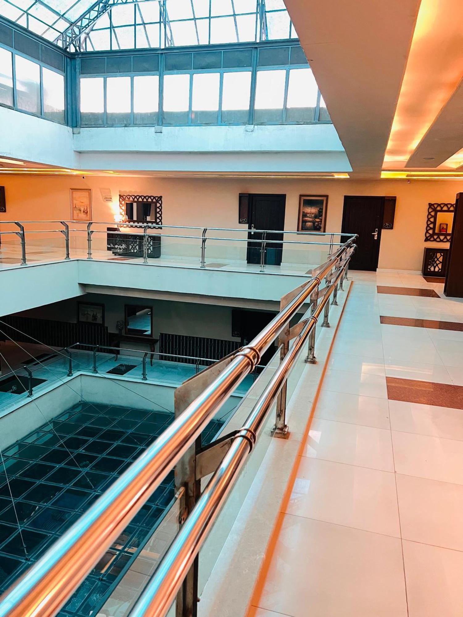 Grand Regent Hotel And Suites Faysalabad Dış mekan fotoğraf